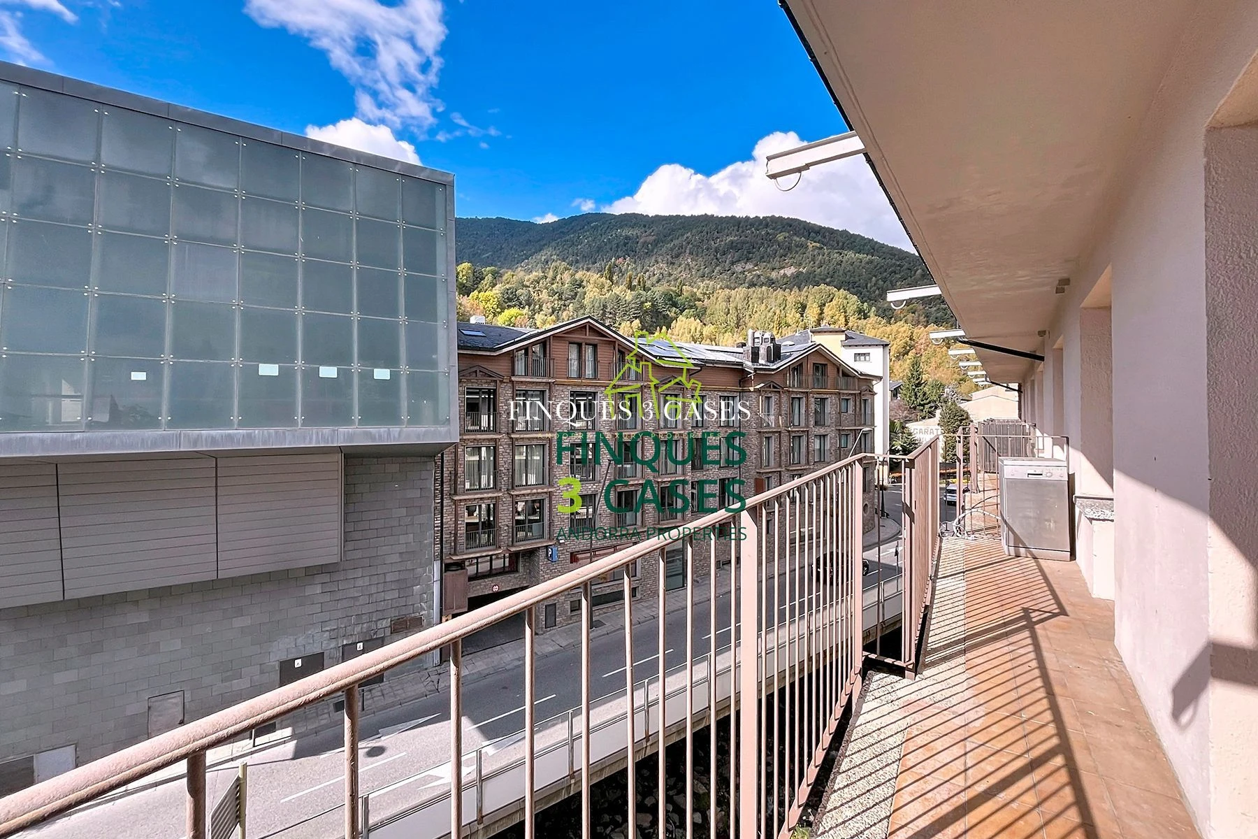Dúplex con altillo recientemente reformado para comprar en el Centro de La Massana 10