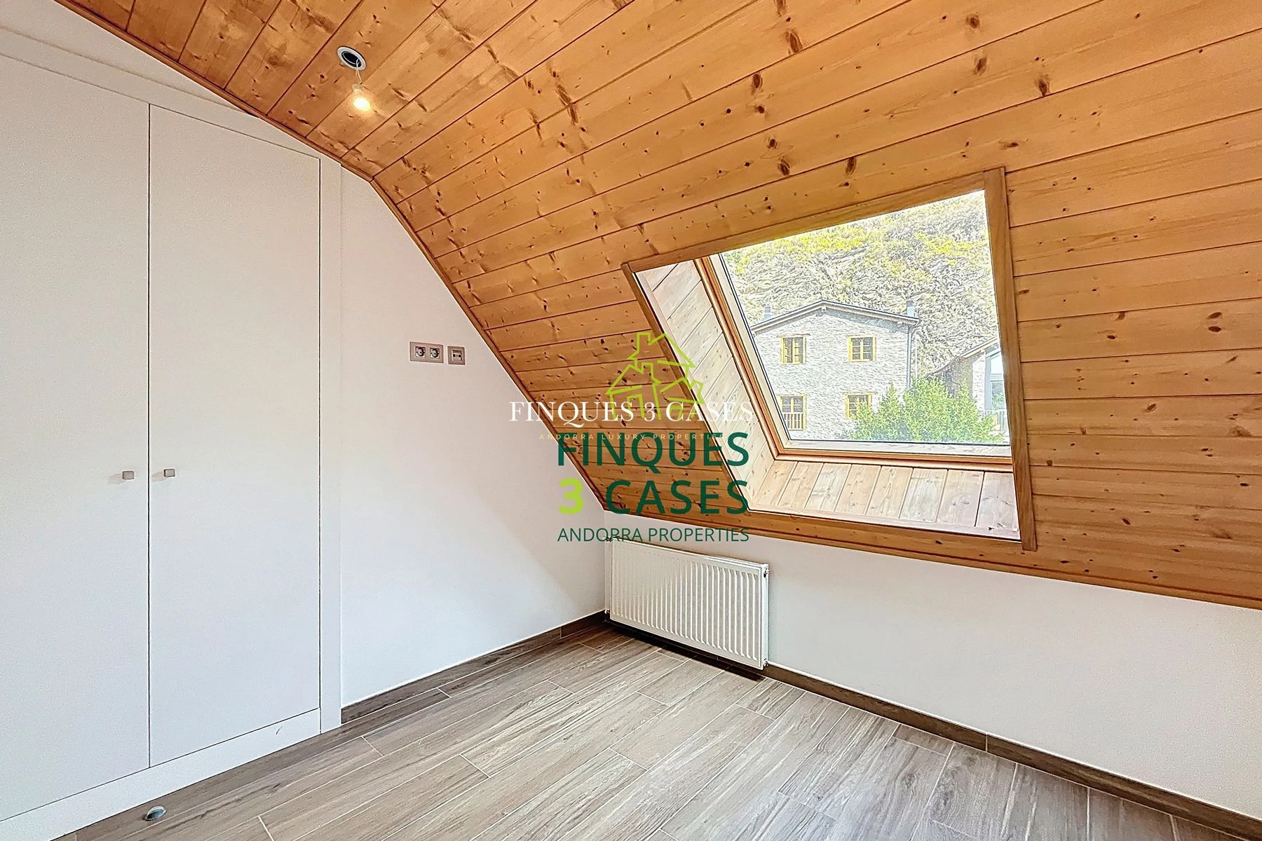 Dúplex con altillo recientemente reformado para comprar en el Centro de La Massana 21