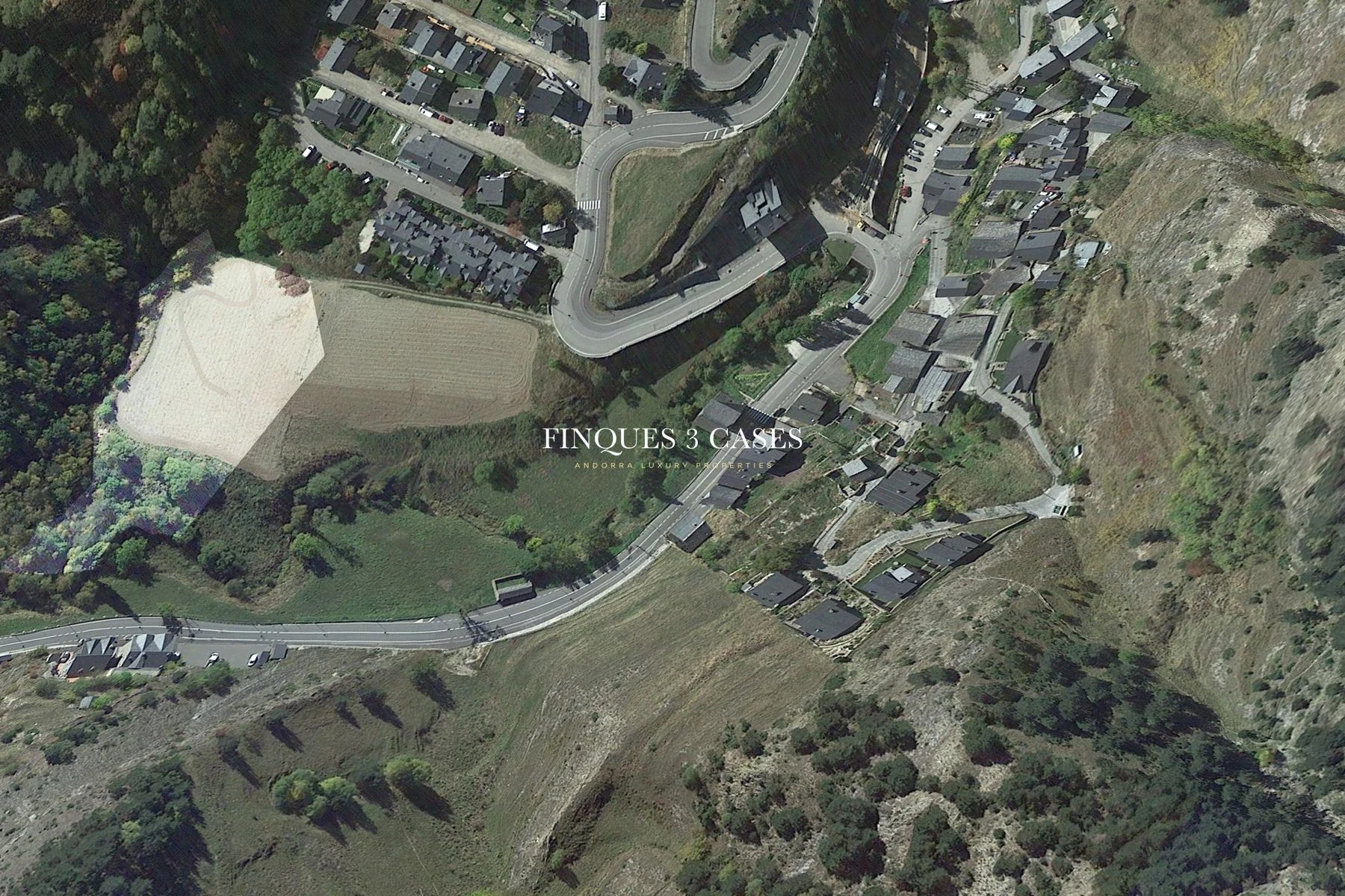 Terreno para comprar en el pueblo de Pal 5