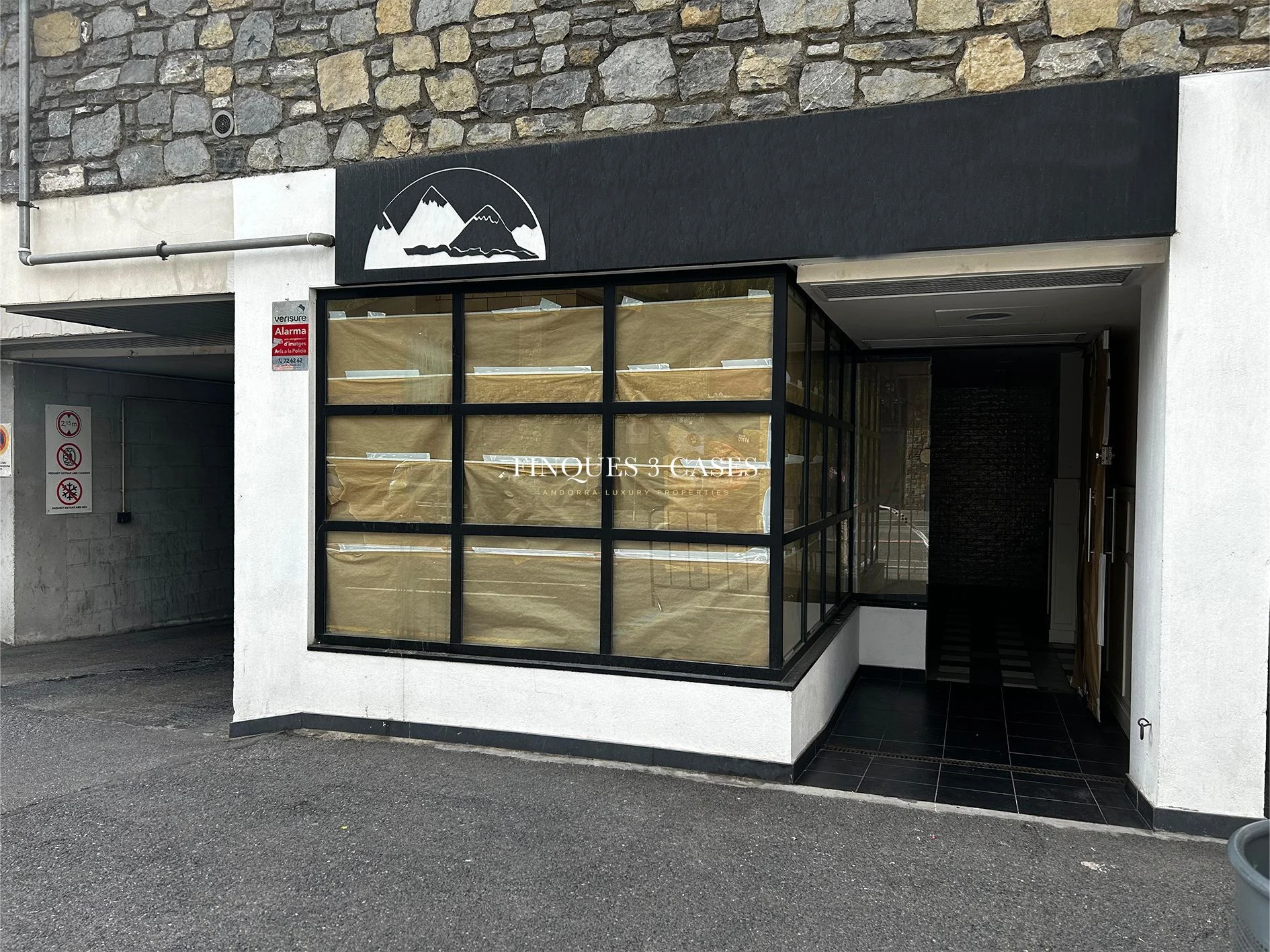 Local Commercial à Vendre au Centre de La Massana