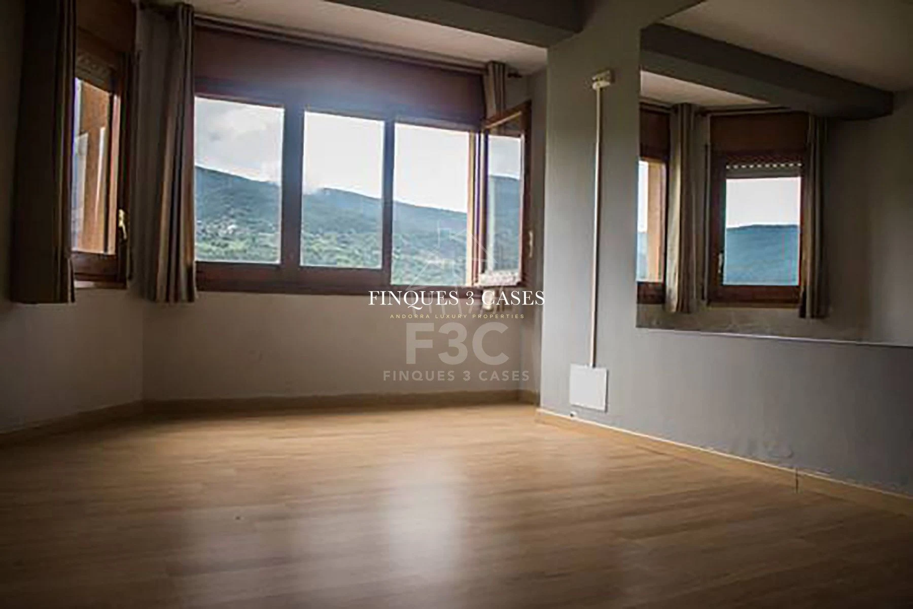 Edificio para comprar en Pla de Sant Tirs 6