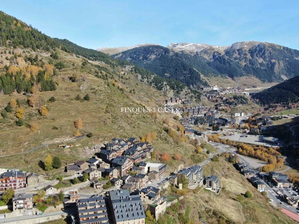 Urban land for sale in Ransol 2