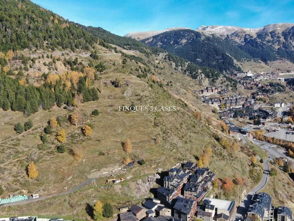Urban land for sale in Ransol 5