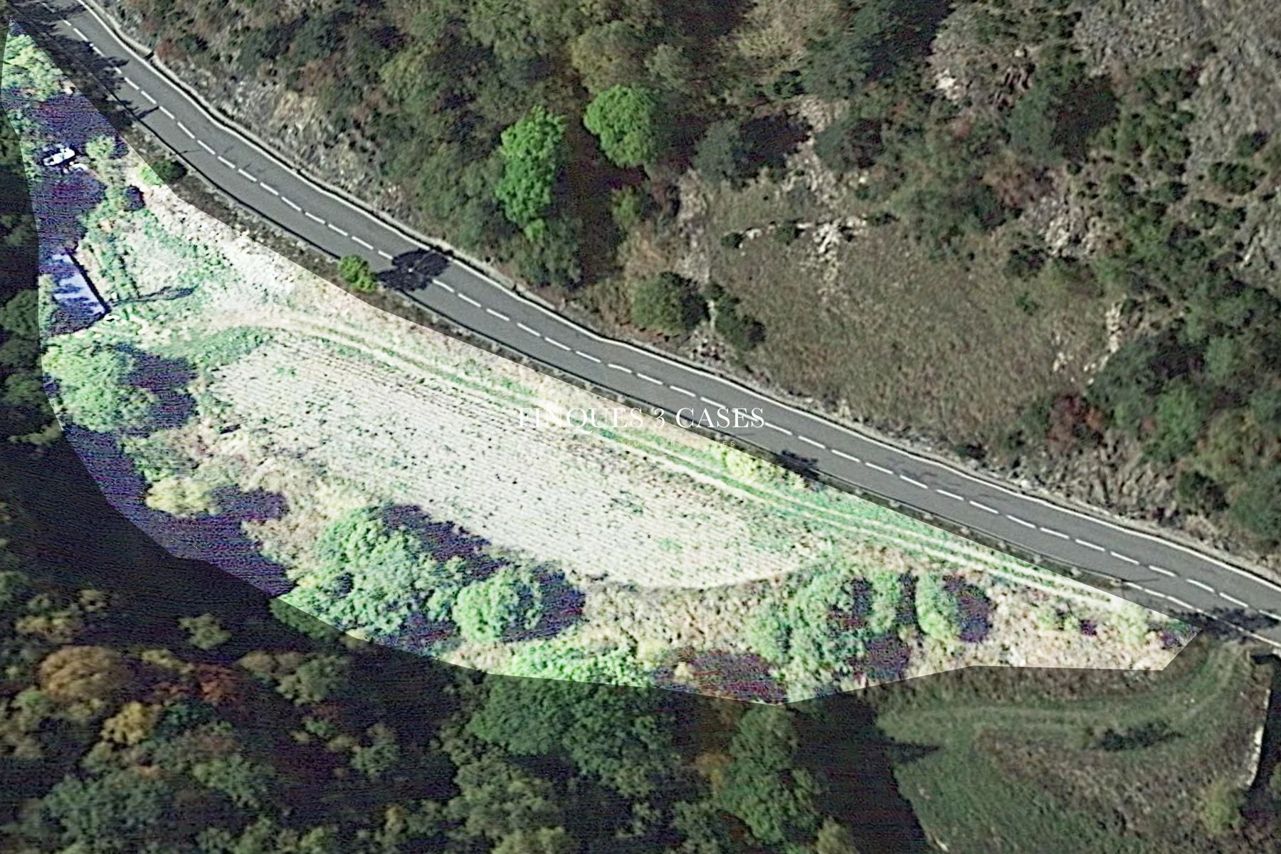 Terreno a pie de carretera para comprar en Pal 4