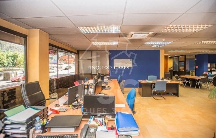 Strategic location for sale in Encamp 7
