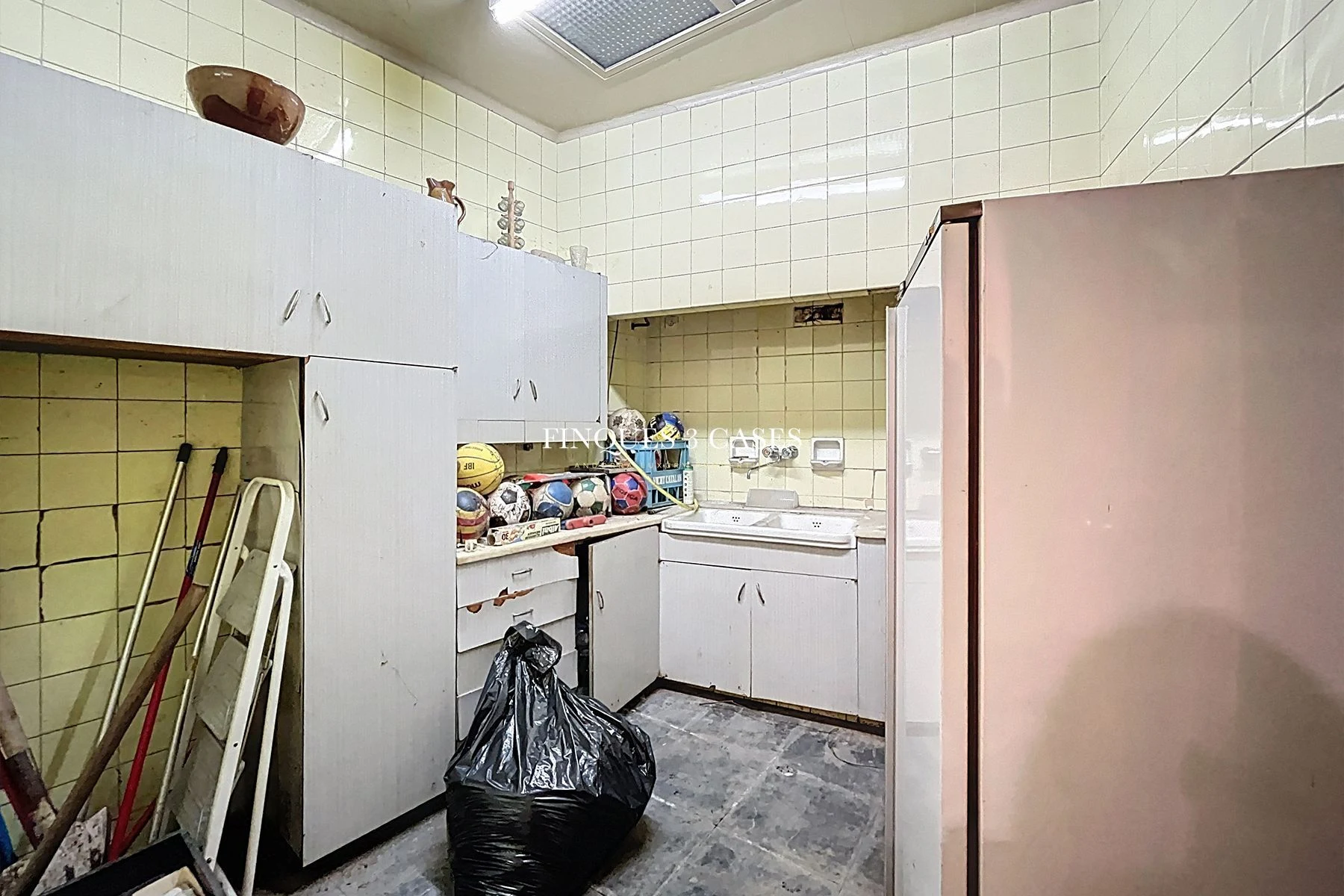 Edificio singular en venta en el centro de Sant Julià de Lòria 6