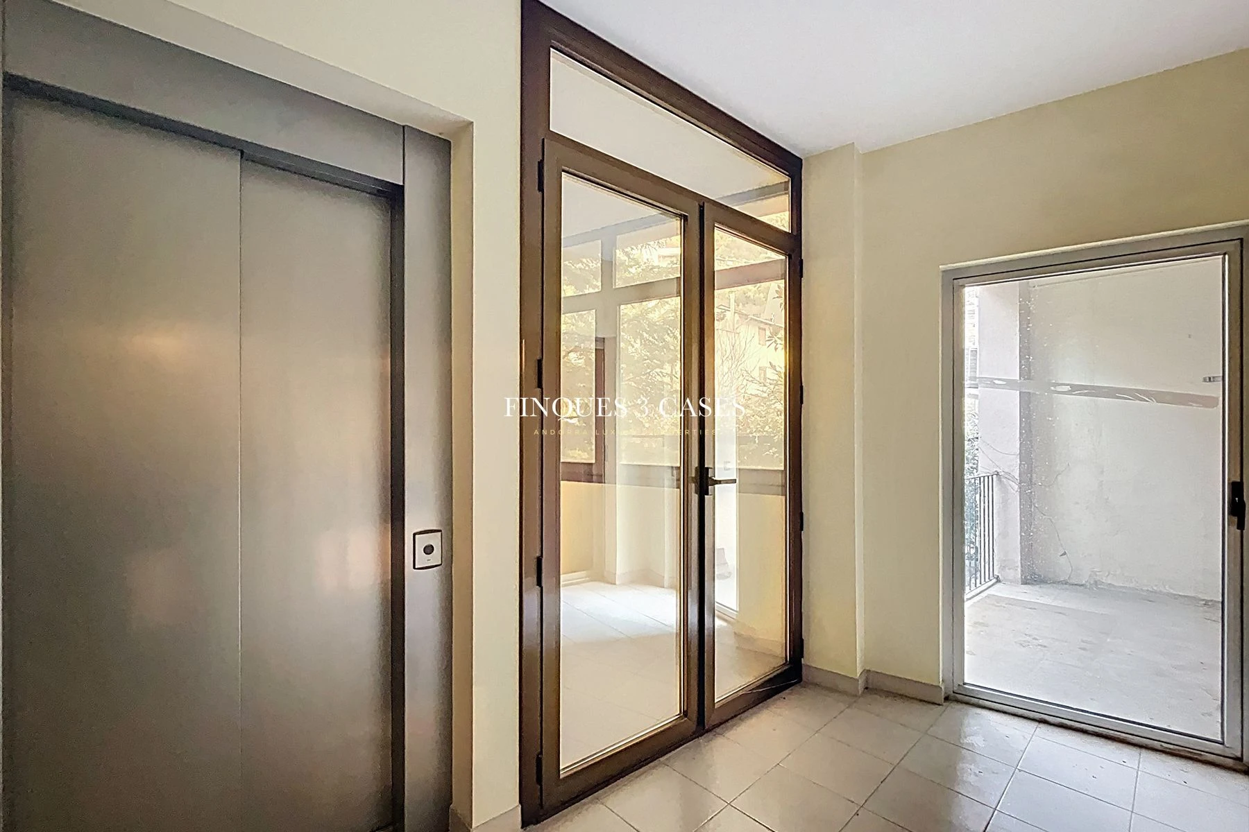 Edificio singular en venta en el centro de Sant Julià de Lòria 17