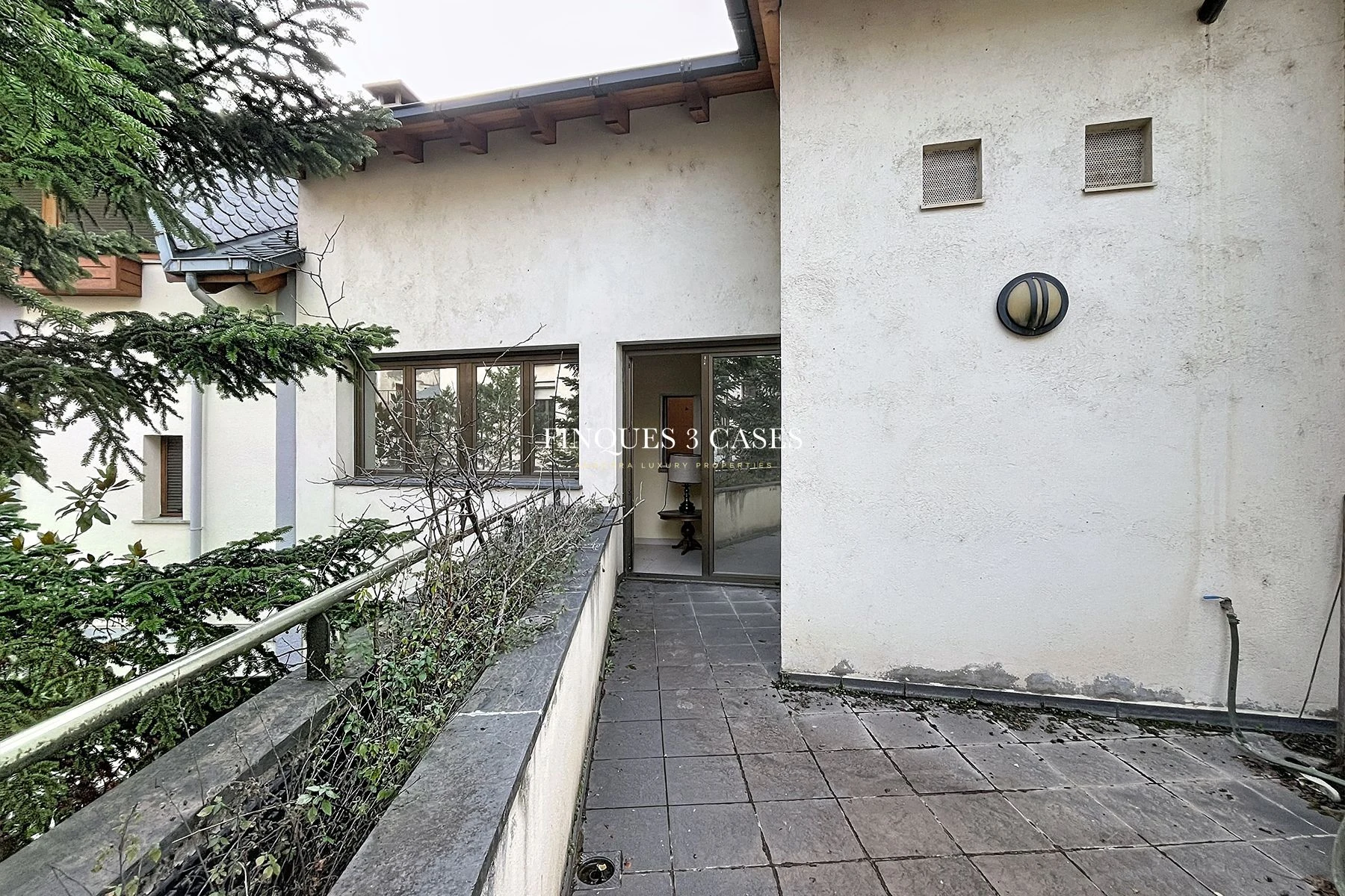 Edificio singular en venta en el centro de Sant Julià de Lòria 34
