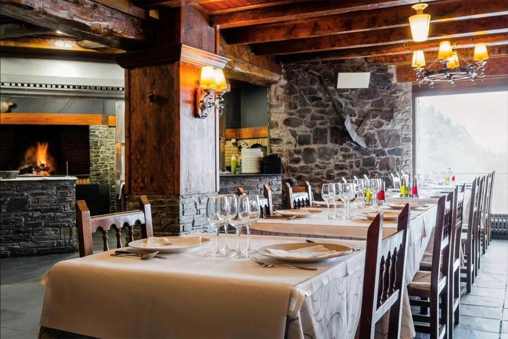Hotel per comprar a Os de Civis