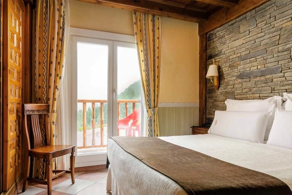 Hotel per comprar a Os de Civis