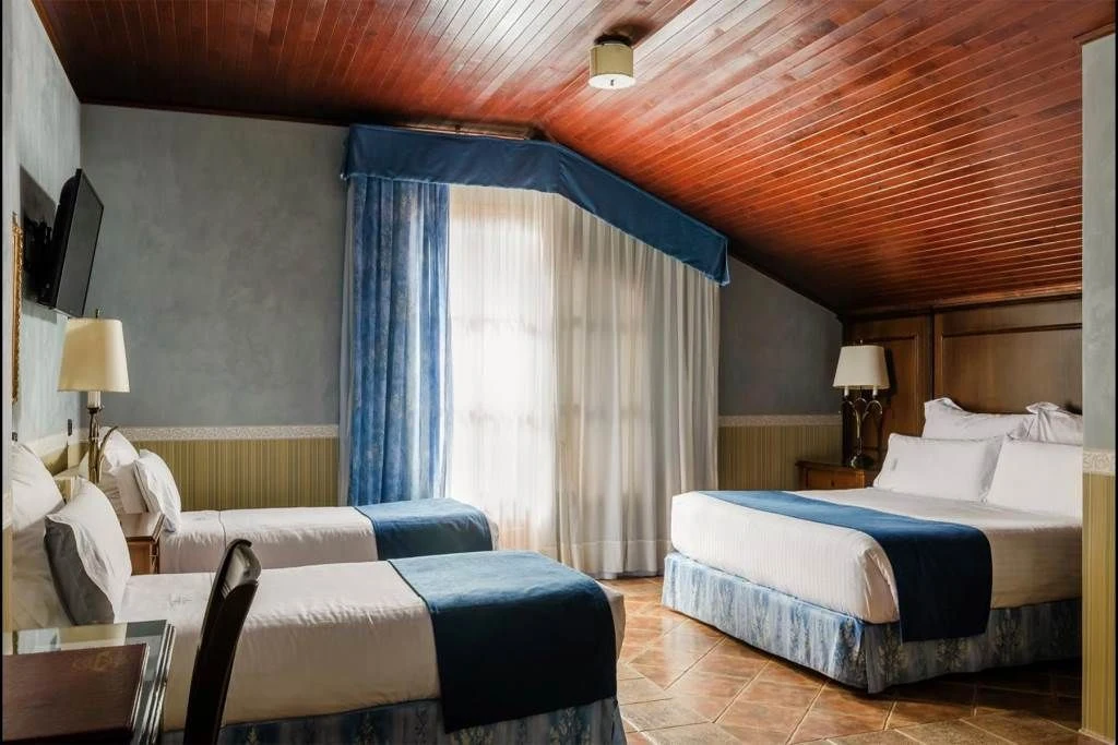 Hotel per comprar a Os de Civis
