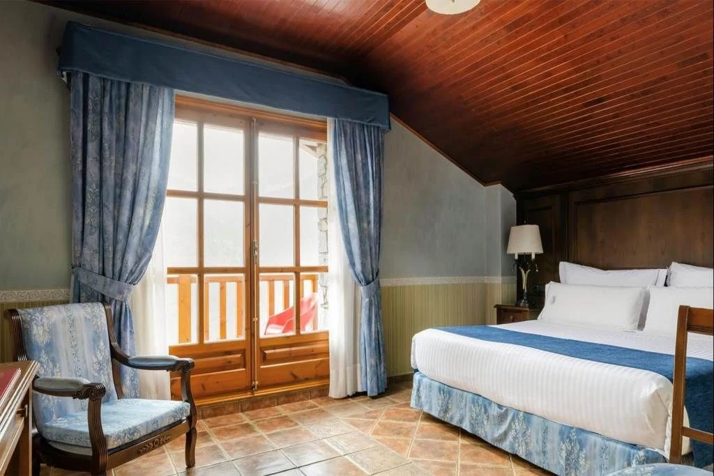 Hotel per comprar a Os de Civis
