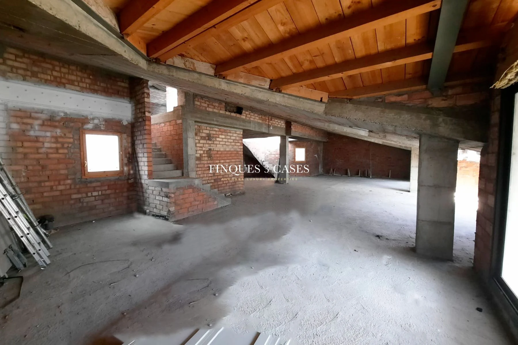 Double floor to rent as a professional office in Escaldes 7