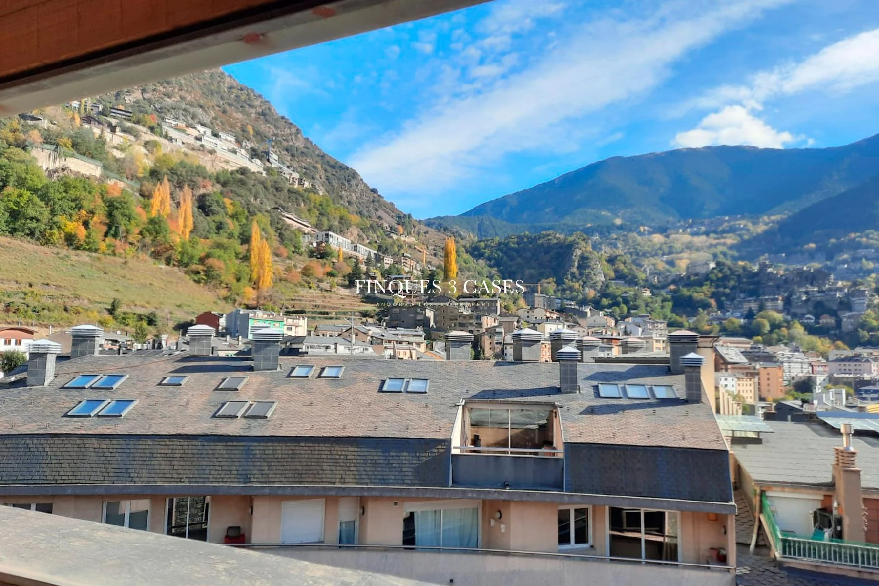 Double floor to rent as a professional office in Escaldes 11