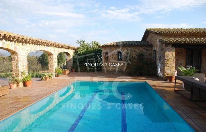 Chalet à acheter à la Costa Brava, Girona 2