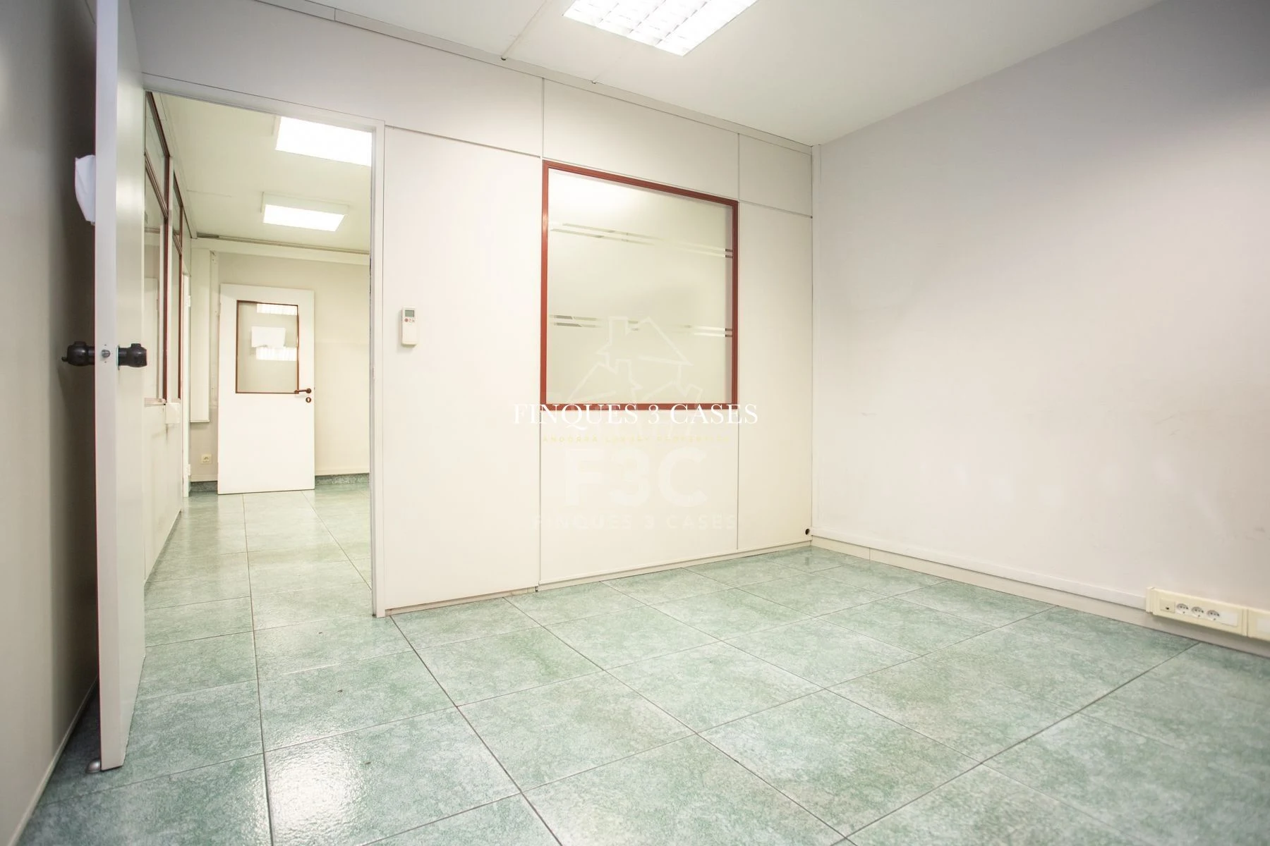 Bureau de prestige à acheter à Andorra la Vella 15