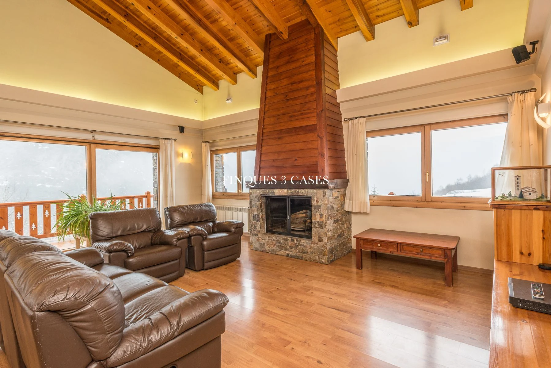 Exclusivo chalet para comprar ubicado en una zona privilegiada de Pal 2
