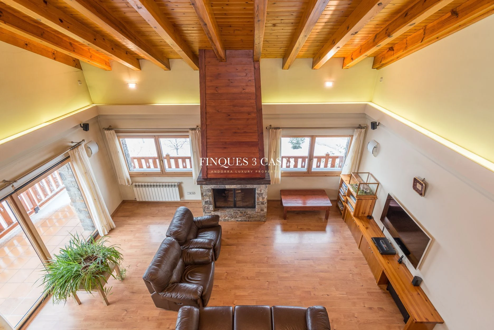 Exclusivo chalet para comprar ubicado en una zona privilegiada de Pal 3