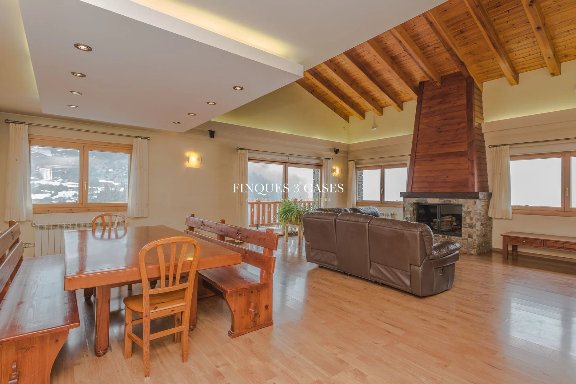 Exclusivo chalet para comprar ubicado en una zona privilegiada de Pal 4