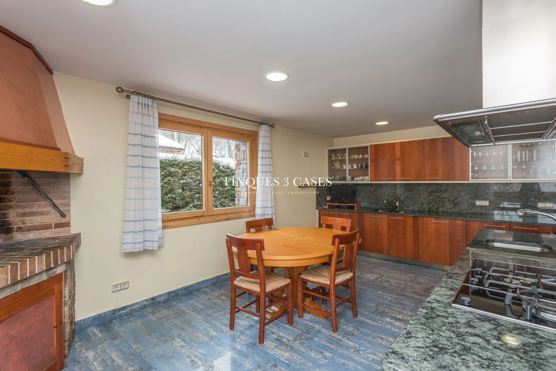 Exclusivo chalet para comprar ubicado en una zona privilegiada de Pal 9