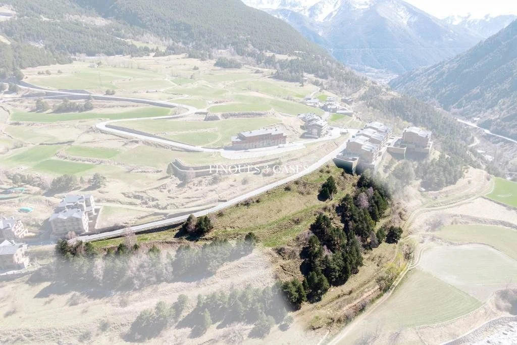 Land + Project to buy in Canillo 4