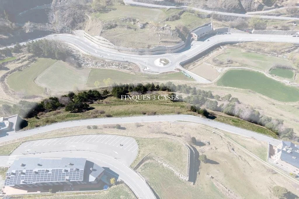 Land + Project to buy in Canillo 8