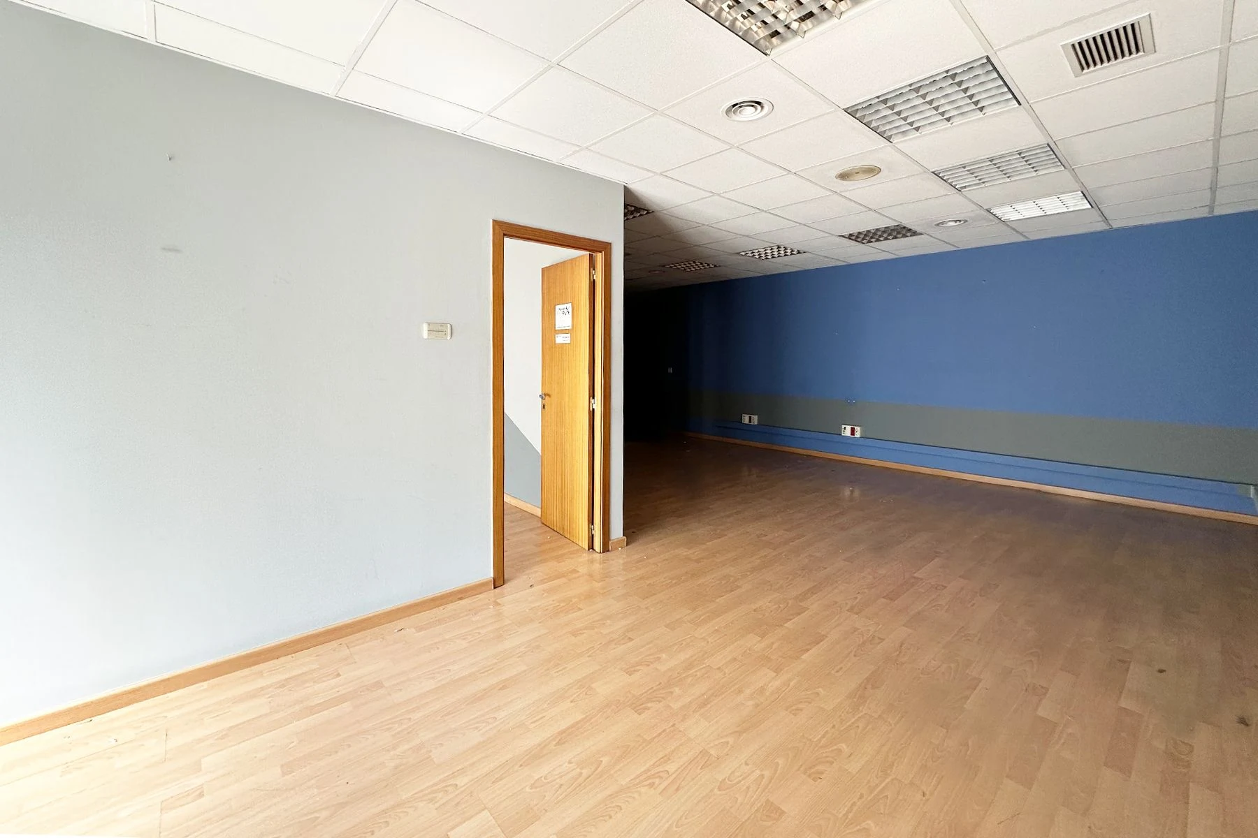 Commercial premises for sale in Encamp · 2 of 9