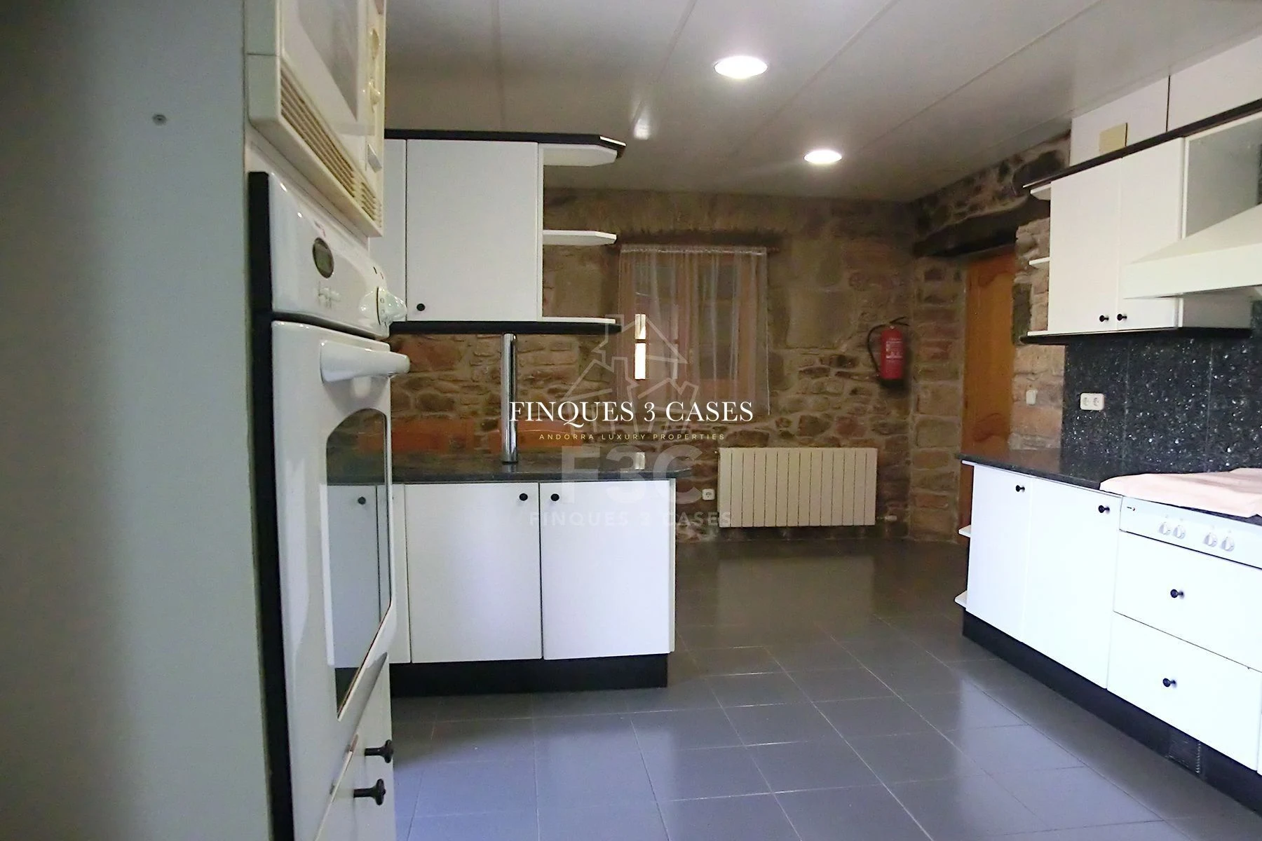 Rural house for sale in the Berguedà 14