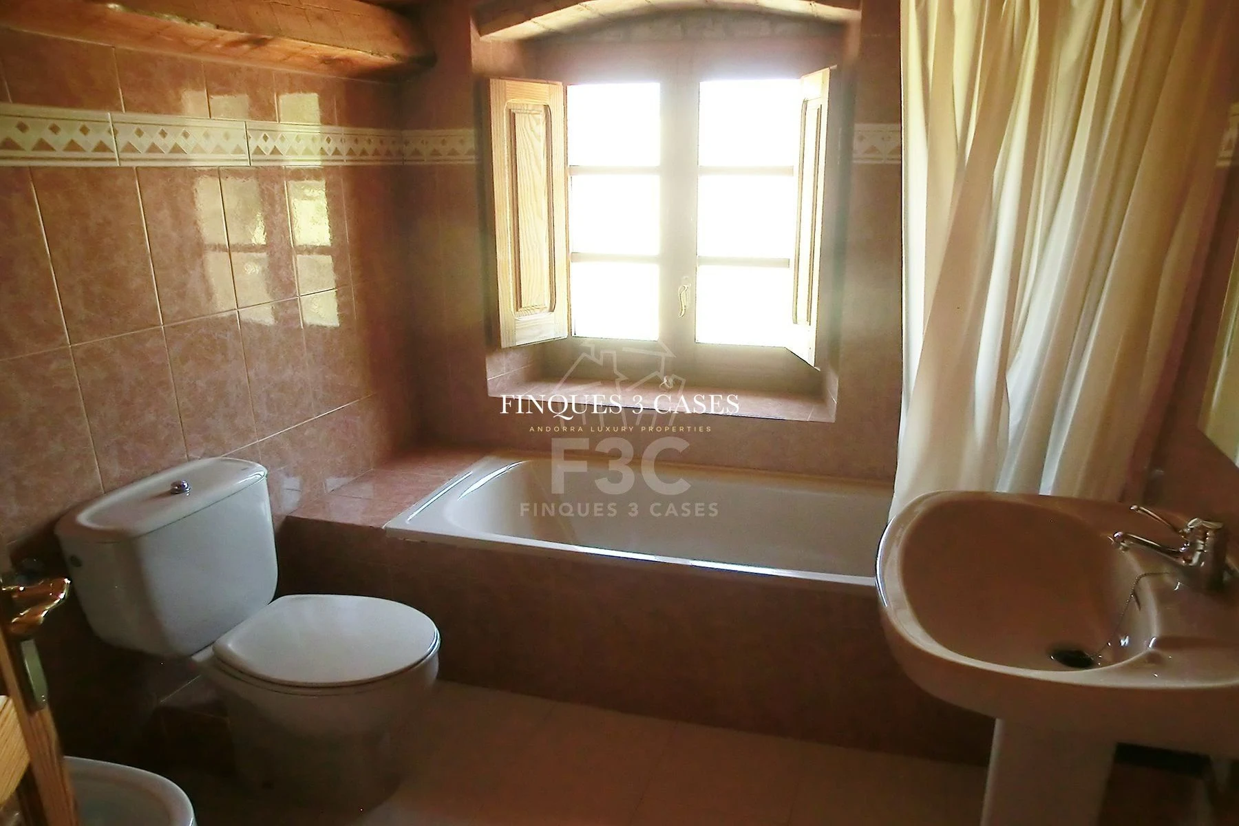Rural house for sale in the Berguedà 17