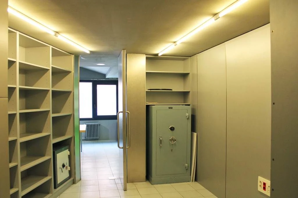 Nau amb parcel.la per comprar a Andorra la Vella