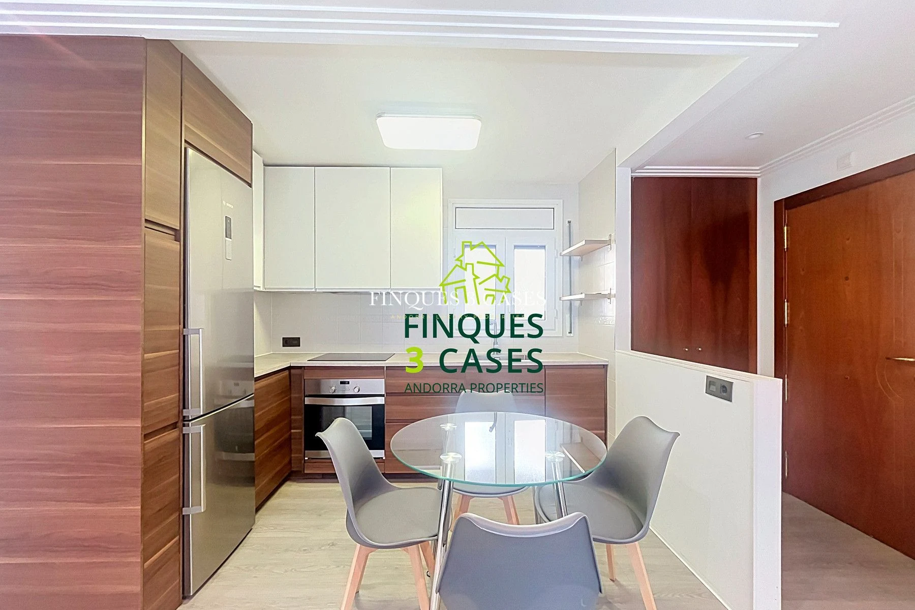 Piso reformado en venta en Arinsal - ¡Ideal para inversores! 10