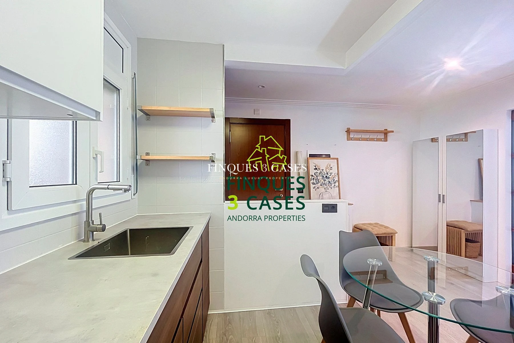 Piso reformado en venta en Arinsal - ¡Ideal para inversores! 12