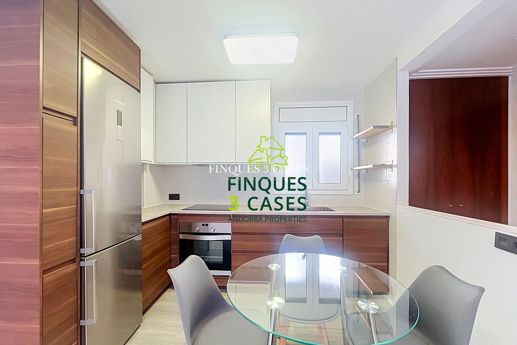 Piso reformado en venta en Arinsal - ¡Ideal para inversores! 14