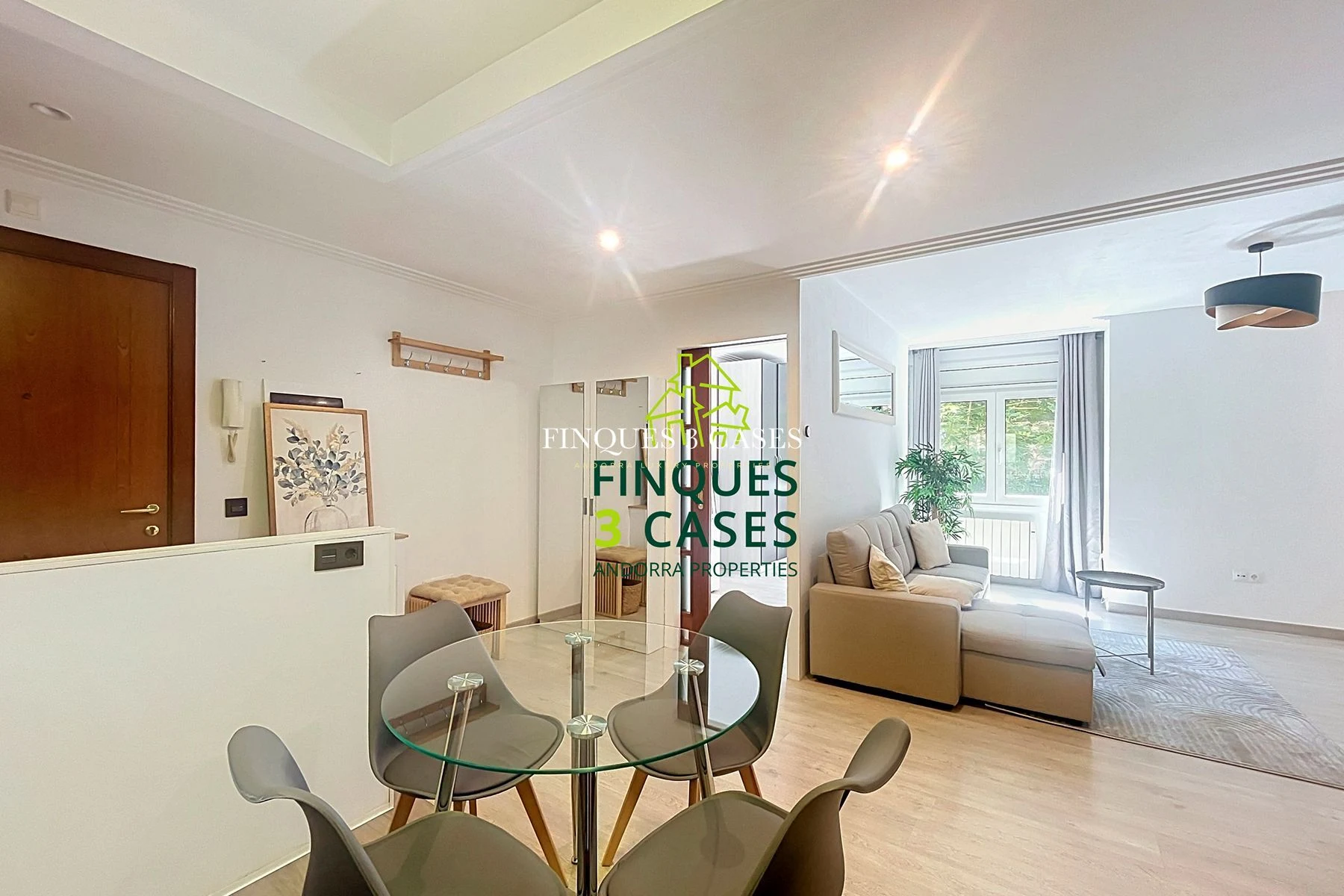 Piso reformado en venta en Arinsal - ¡Ideal para inversores! 15
