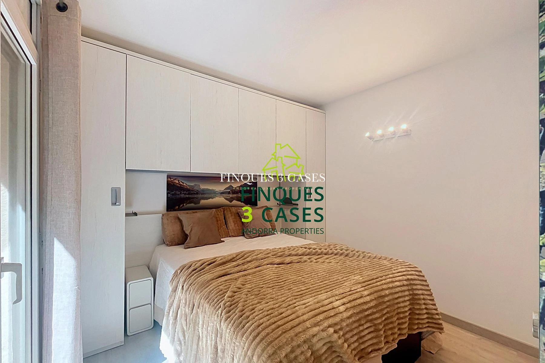 Piso reformado en venta en Arinsal - ¡Ideal para inversores! 17