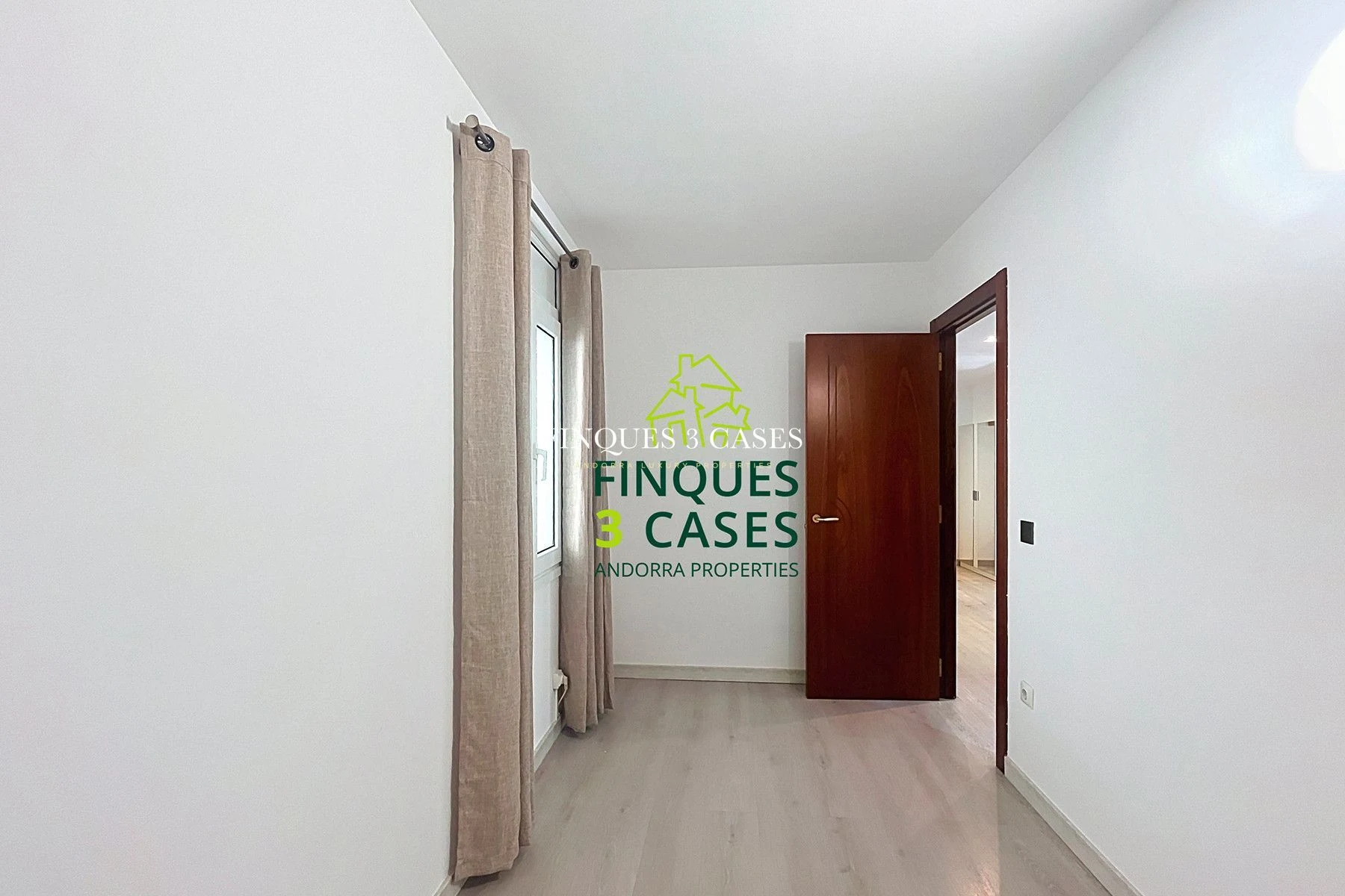 Piso reformado en venta en Arinsal - ¡Ideal para inversores! 21