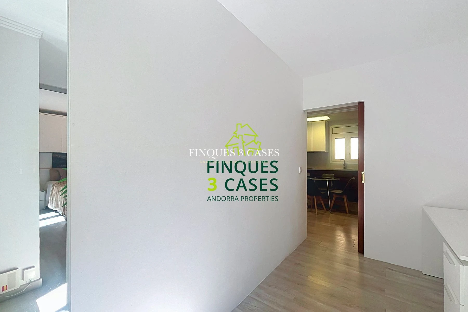 Piso reformado en venta en Arinsal - ¡Ideal para inversores! 26