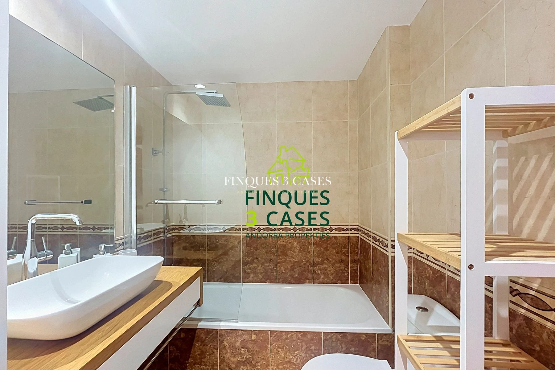 Piso reformado en venta en Arinsal - ¡Ideal para inversores! 28
