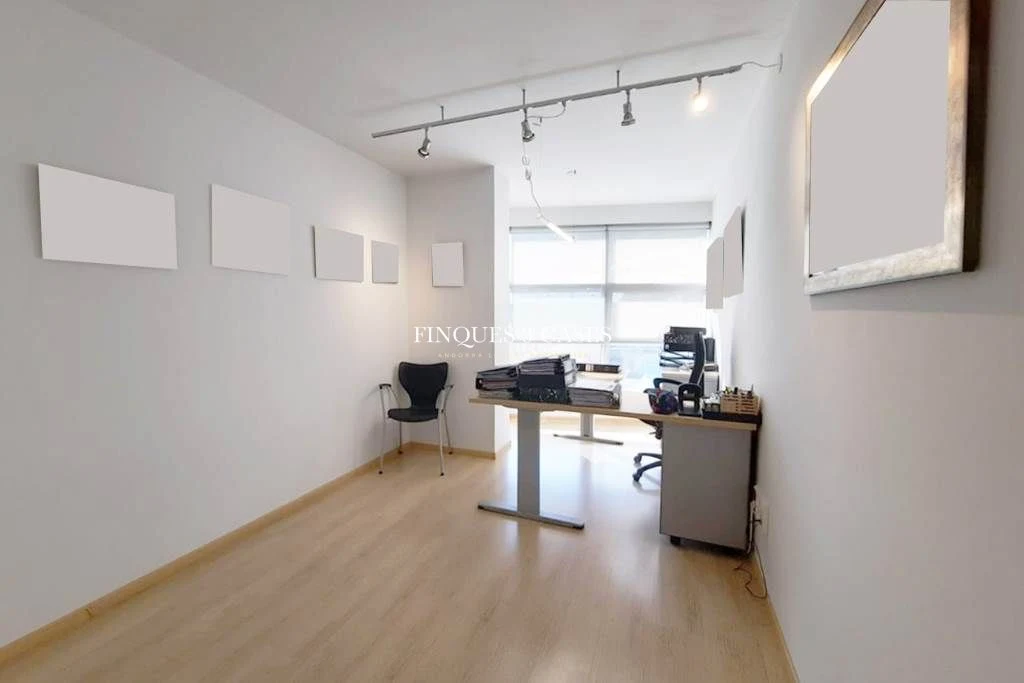 Bureau central à louer à Andorre-la-Vieille 7