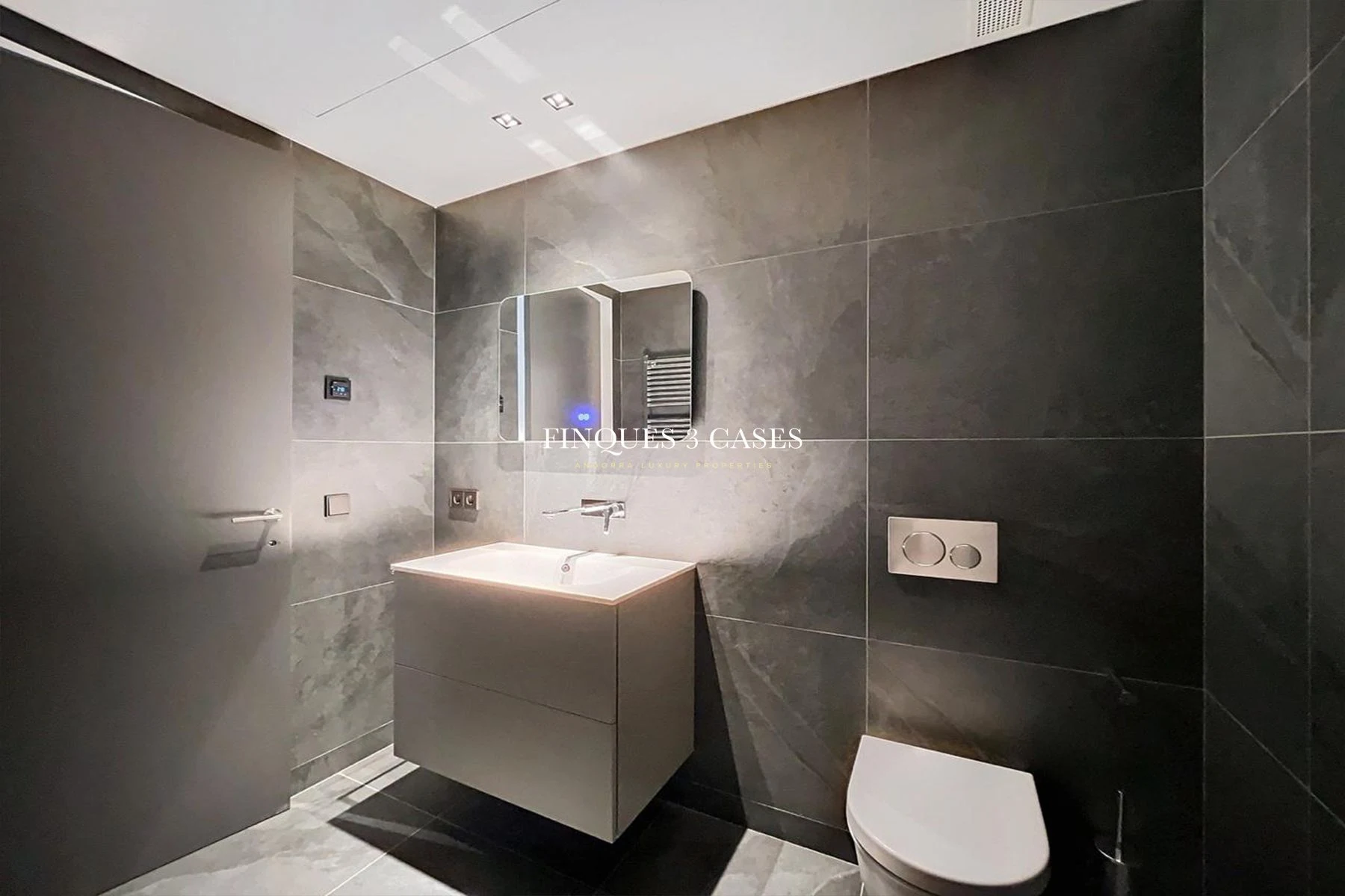 Exclusivo piso para comprar en el centro de Andorra la Vella 26