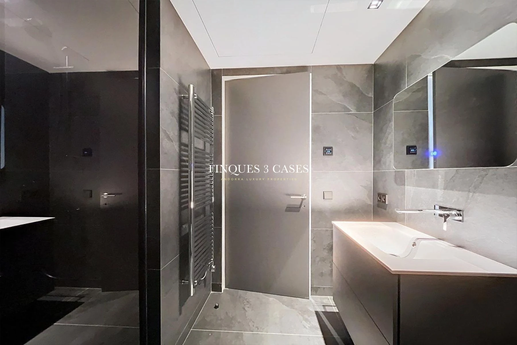 Exclusivo piso para comprar en el centro de Andorra la Vella 27