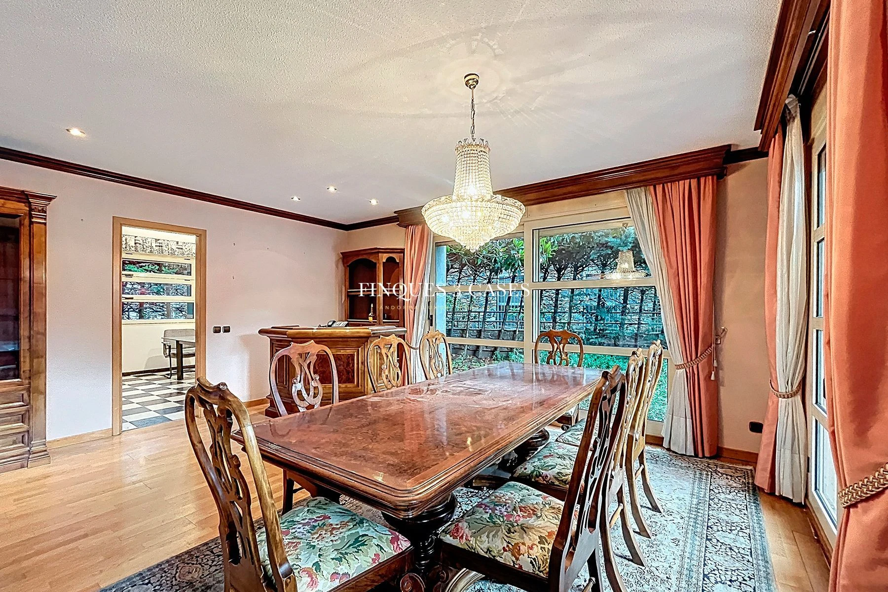 Large and Exclusive Chalet for Sale in Escaldes 4