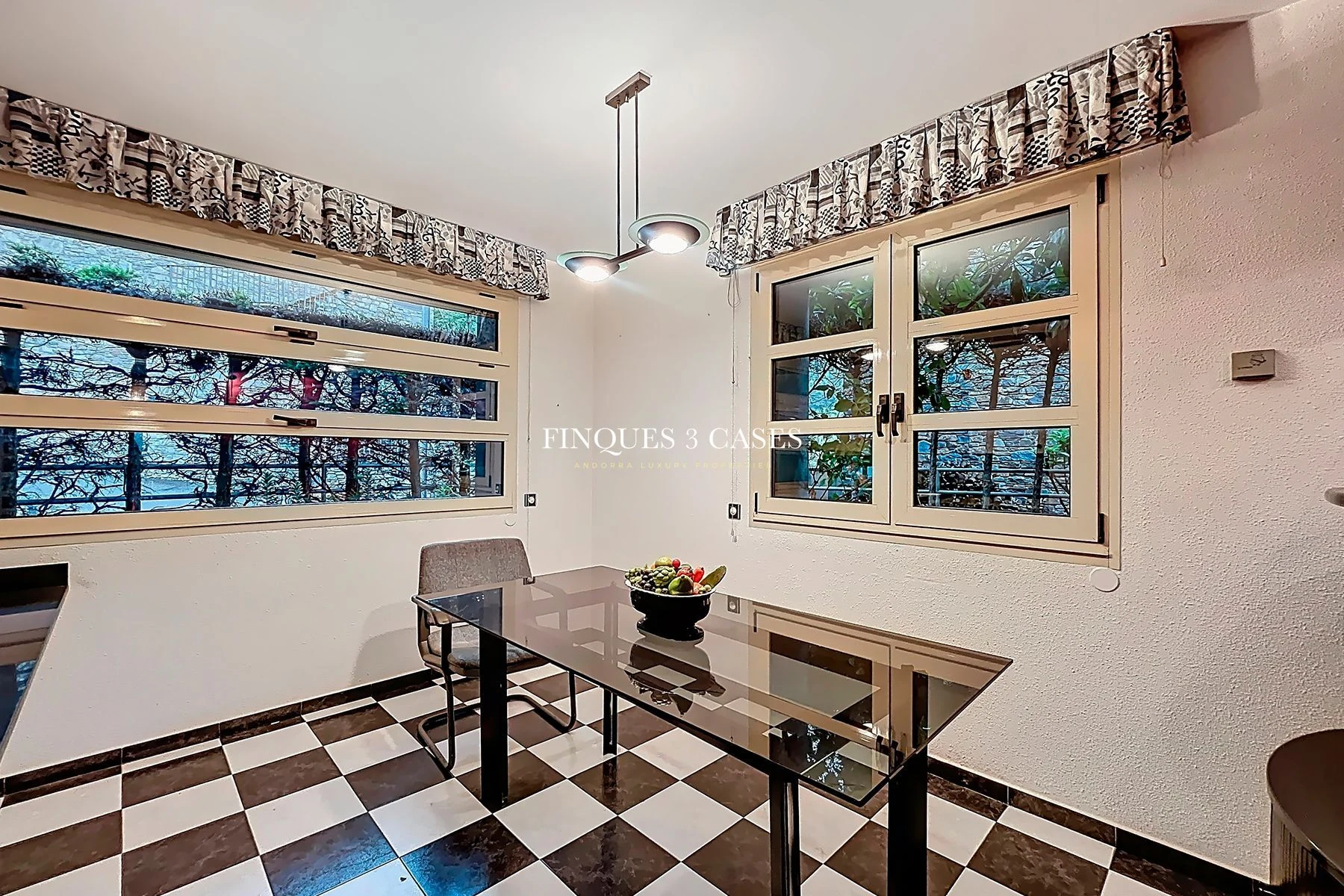 Large and Exclusive Chalet for Sale in Escaldes 12