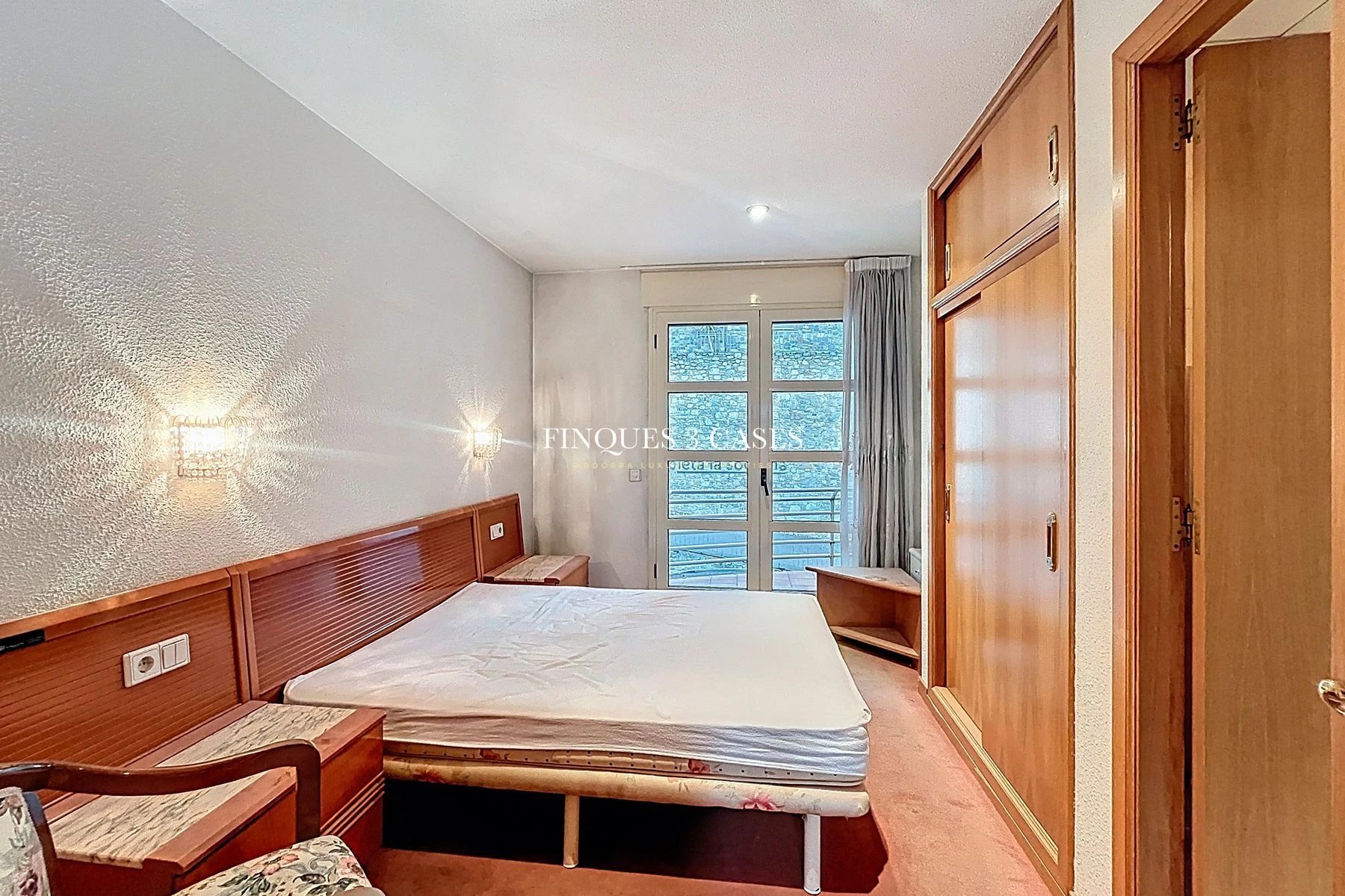 Large and Exclusive Chalet for Sale in Escaldes 24