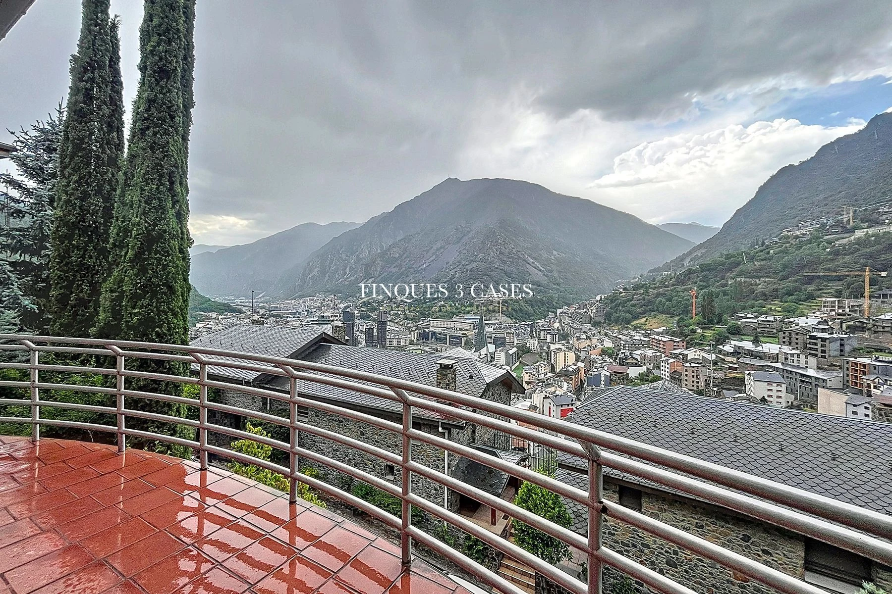 Large and Exclusive Chalet for Sale in Escaldes 30