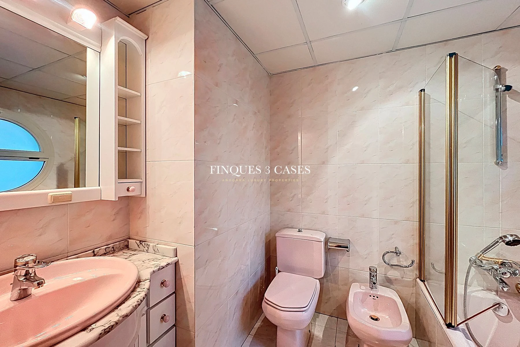 Large and Exclusive Chalet for Sale in Escaldes 33