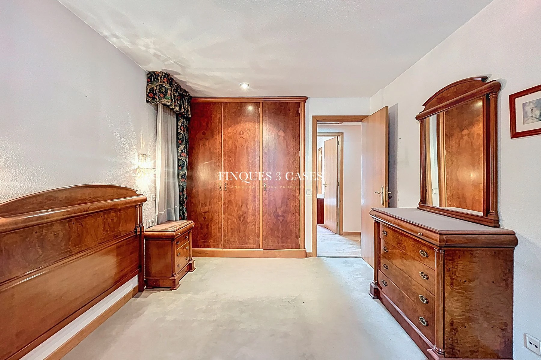 Large and Exclusive Chalet for Sale in Escaldes 34