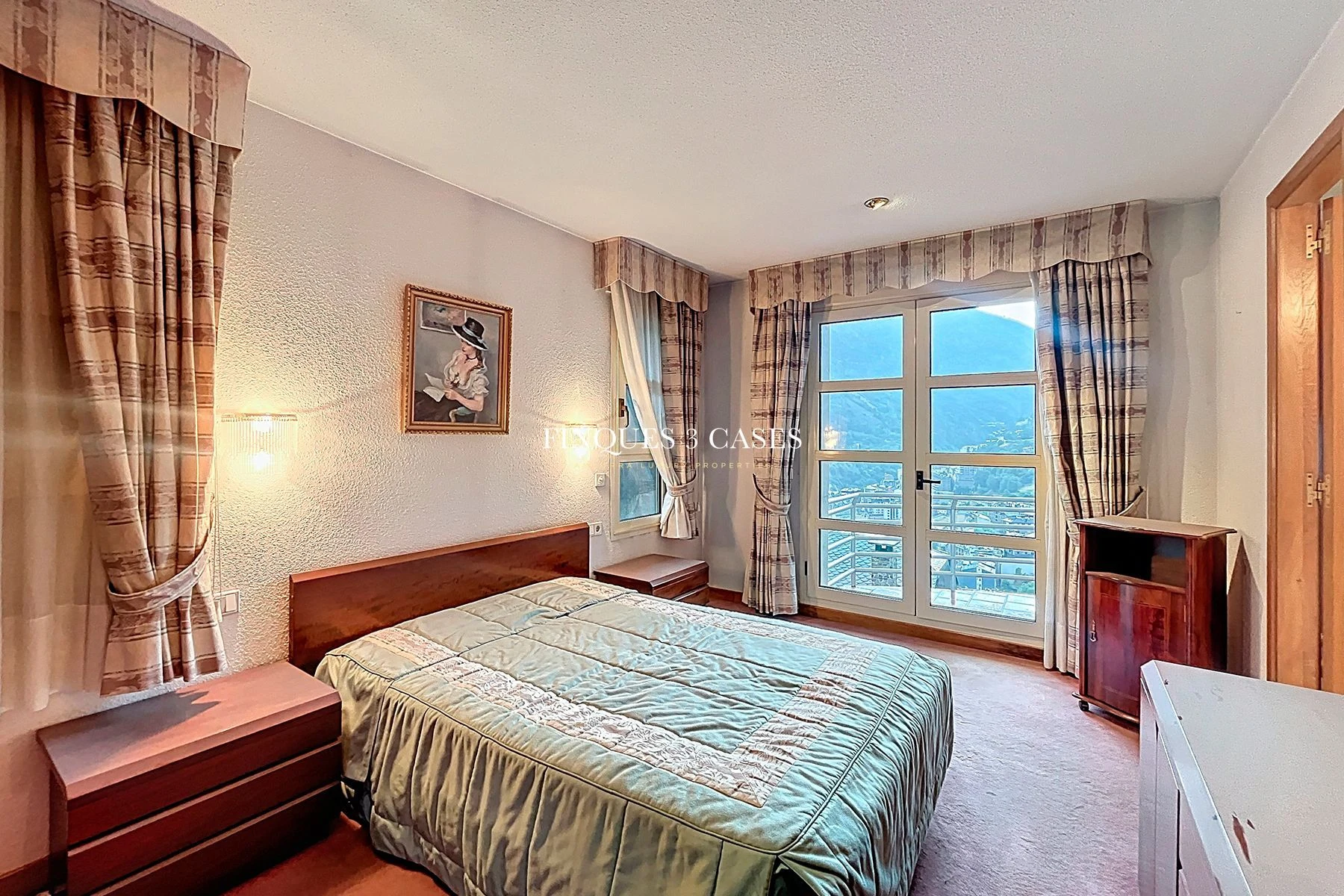 Large and Exclusive Chalet for Sale in Escaldes 36