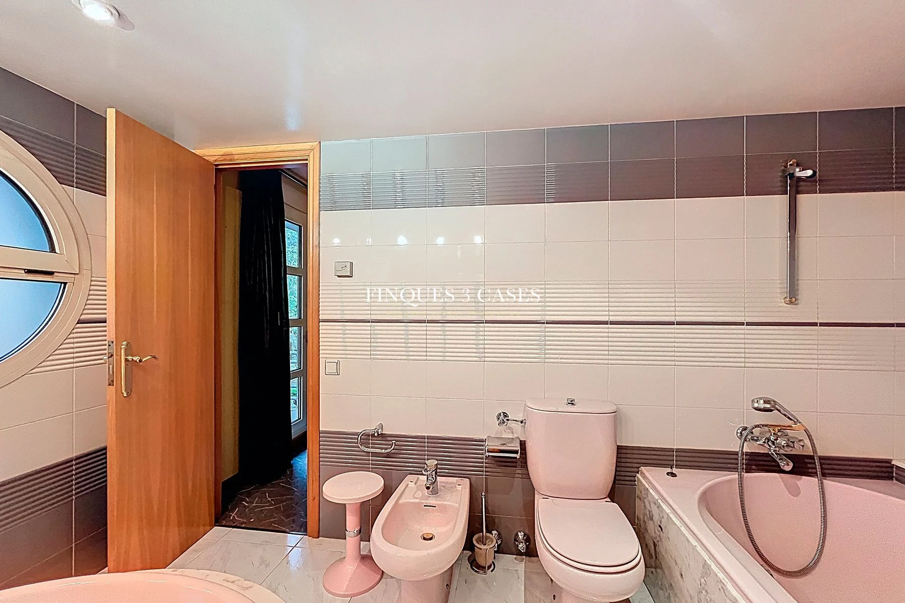 Large and Exclusive Chalet for Sale in Escaldes 48