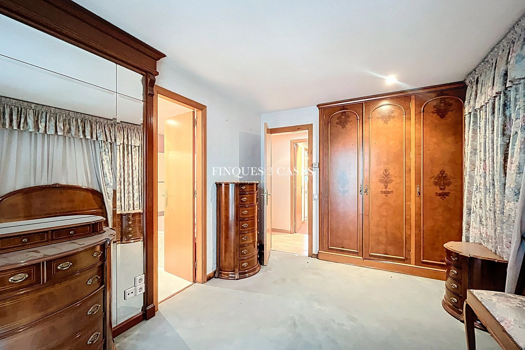 Large and Exclusive Chalet for Sale in Escaldes 49